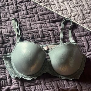 Victoria’s Secret dream angels lined Demi bra in size 34C